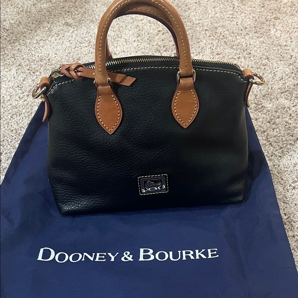 Dooney & Bourke Crossbody Satchel plus shoulder strap. Used less than 10 times!